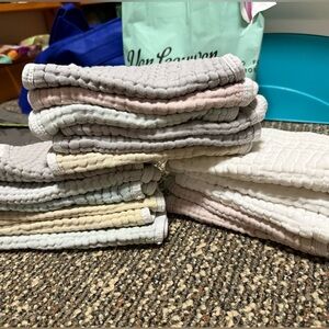 Mushie Muslin Burp Cloths set of 17